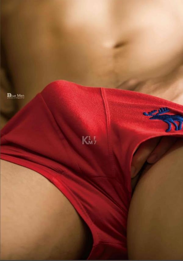 Whoseman-8-花漾文青男孩-許禾